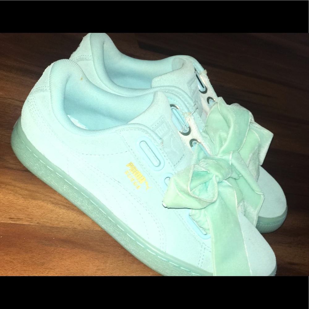 Women puma sneakers